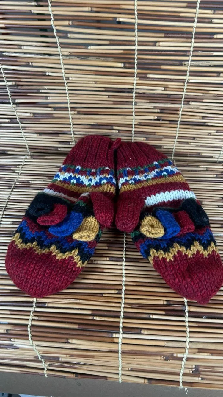 Icelandic Design Newari Nepal Chunky Knit Convertible Mittens
